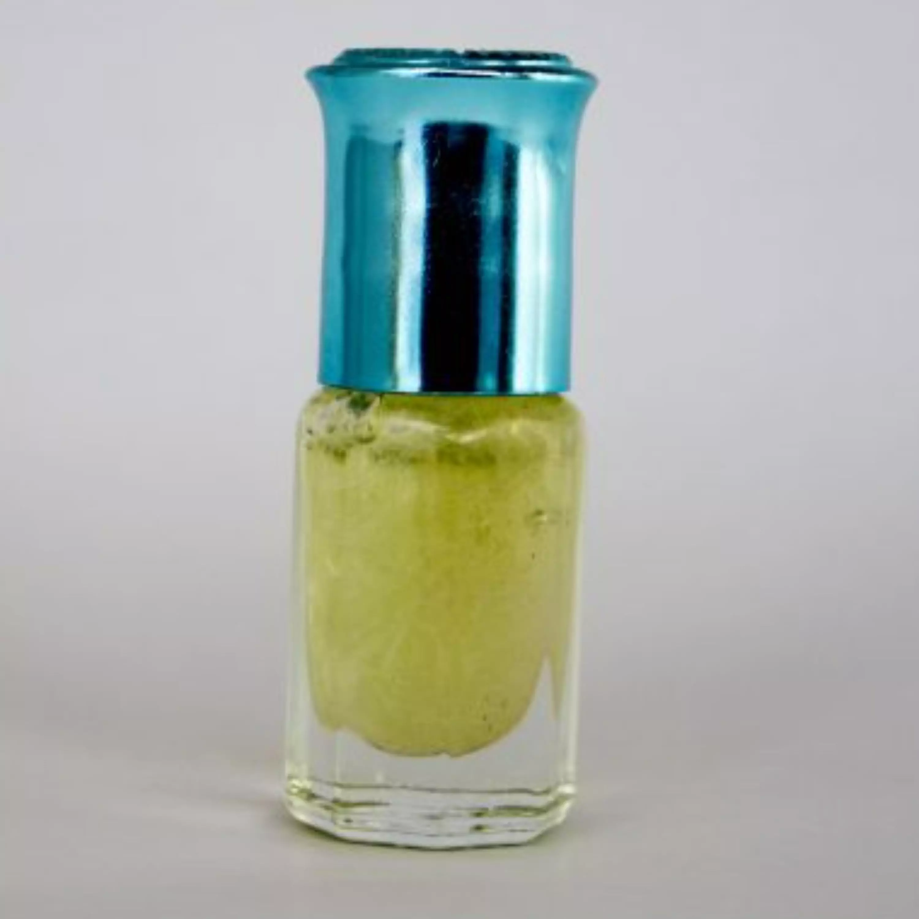 عطر گل محمدی قمصر کاشان (سنتی تولید خانگی)